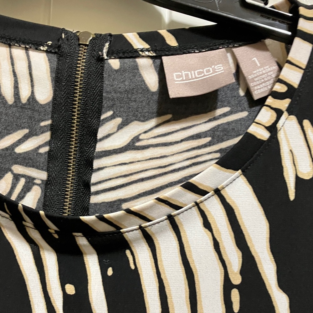 Chico's Black and White Abstract Top